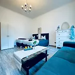Apartamento Simple 2-bedroom In Area