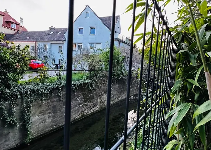 Lägenhet Simple 2-bedroom In Area *