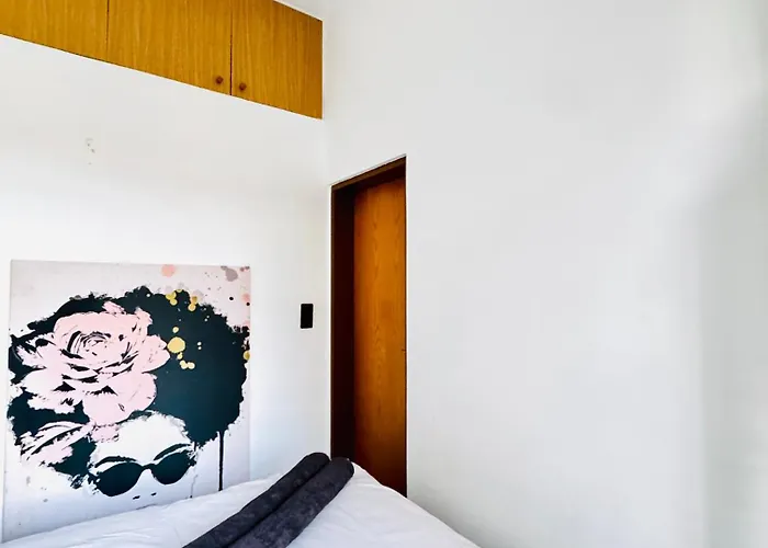 Simple 2-bedroom In Area