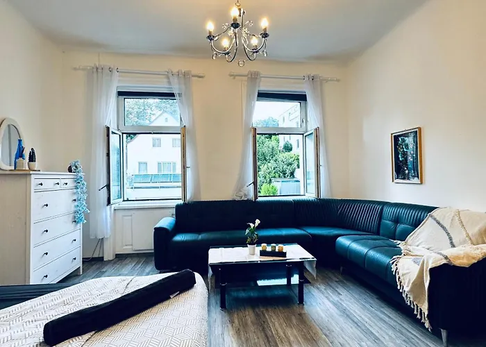 Lägenhet Simple 2-bedroom In Area